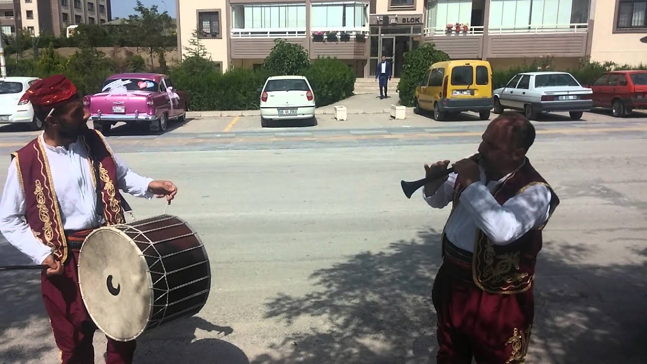 Doğum Günlerinde Davul Zurna